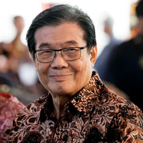 Prajogo Pangestu menduduki peringkat nomor satu daftar orang terkaya di Indonesia
