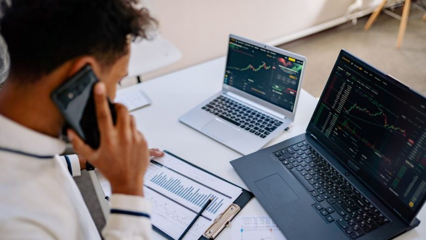 arti free float saham, cara menghitung free float, batas minimum free float BEI, saham likuid, saham beredar di publik